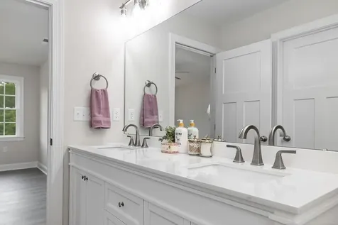 15 Topside Creek Staunton VA 24401