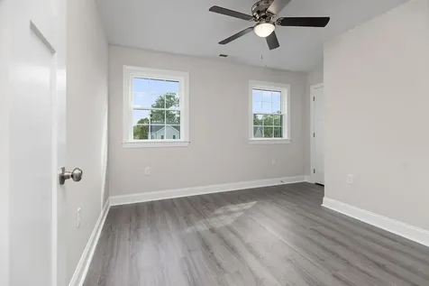 15 Topside Creek Staunton VA 24401