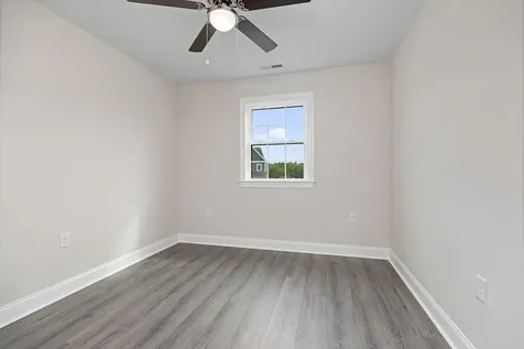 15 Topside Creek Staunton VA 24401