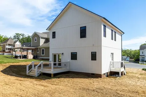 15 Topside Creek Staunton VA 24401