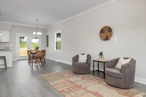 15 Topside Creek Staunton VA 24401