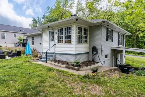 1301 D Street Waynesboro VA 22980