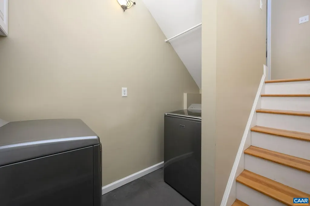 2364 Chesterfield Court N Charlottesville VA 22911