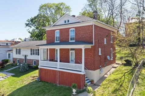 105 Lake Avenue Staunton VA 24401