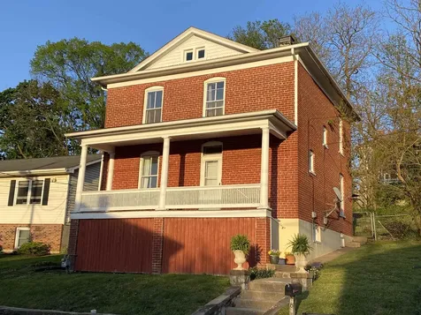 105 Lake Avenue Staunton VA 24401