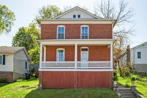 105 Lake Avenue Staunton VA 24401