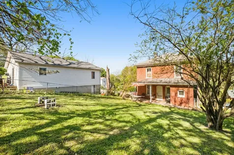 105 Lake Avenue Staunton VA 24401