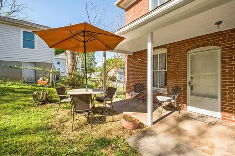 105 Lake Avenue Staunton VA 24401