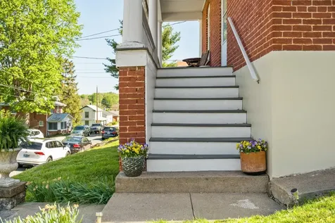 105 Lake Avenue Staunton VA 24401