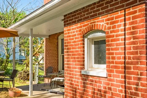 105 Lake Avenue Staunton VA 24401