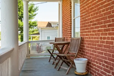 105 Lake Avenue Staunton VA 24401