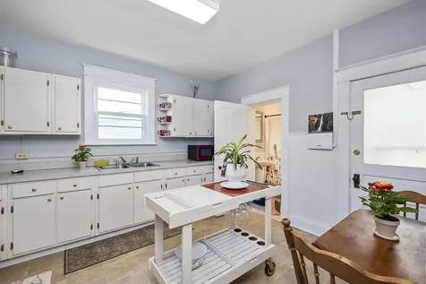 105 Lake Avenue Staunton VA 24401