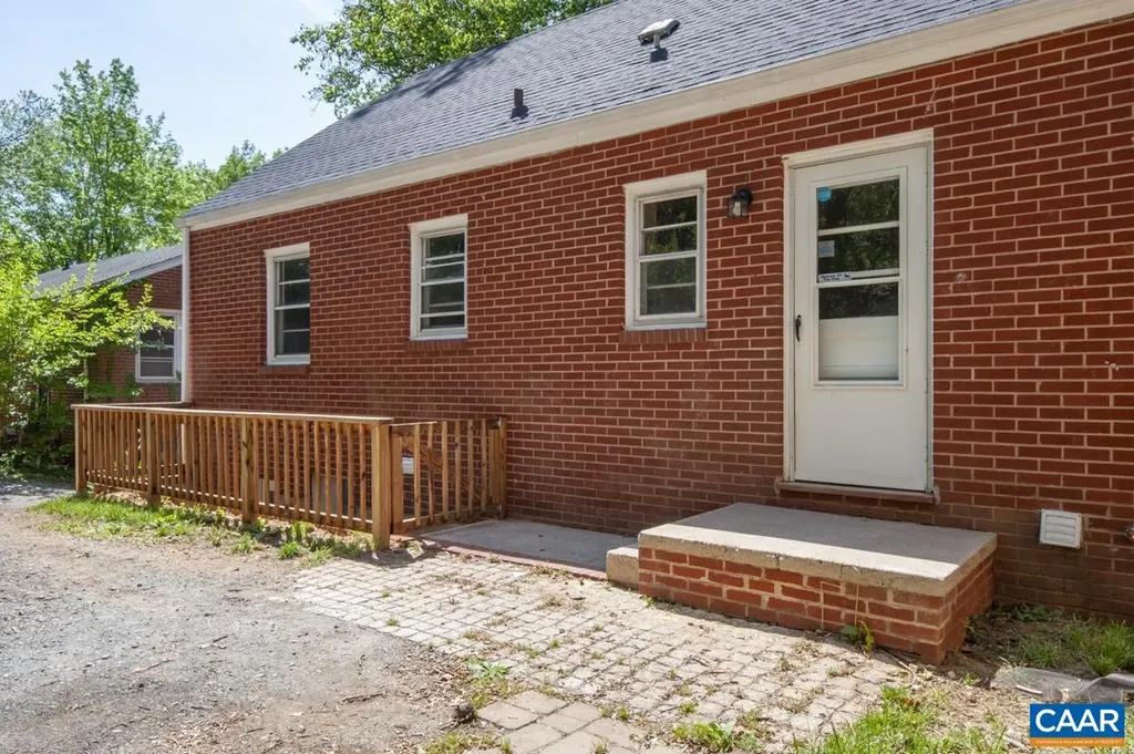 238 Old Lynchburg Road Charlottesville VA 22903