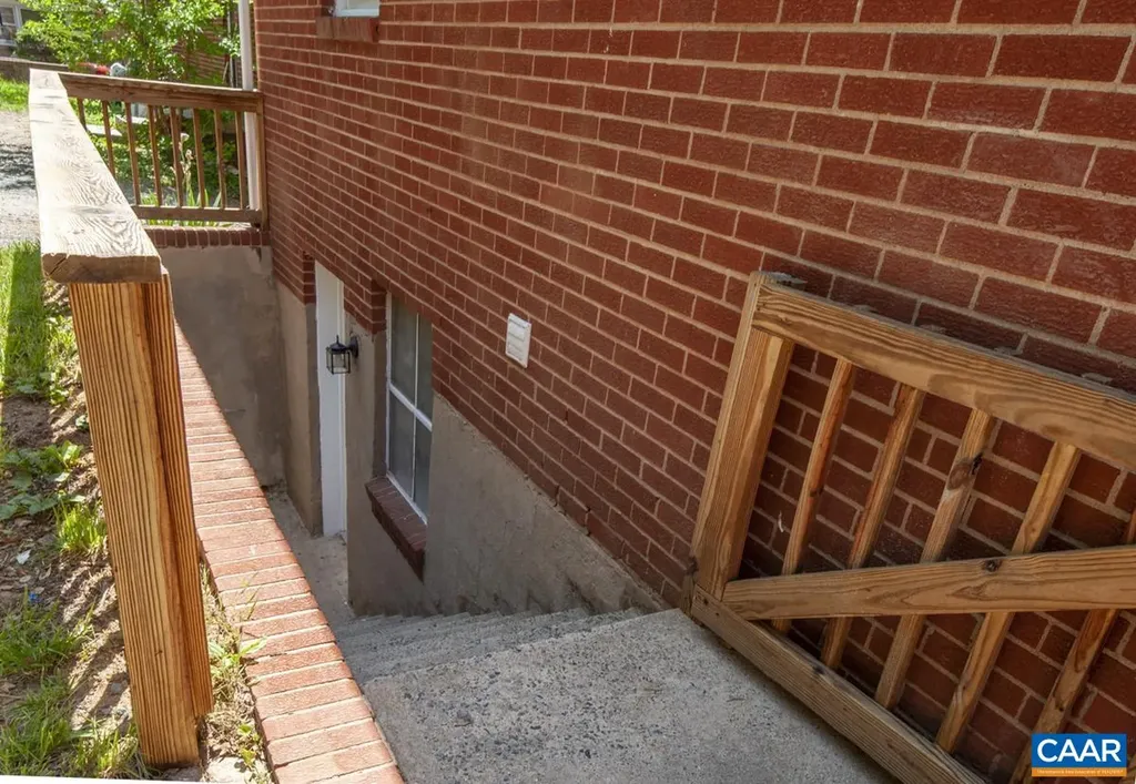 238 Old Lynchburg Road Charlottesville VA 22903