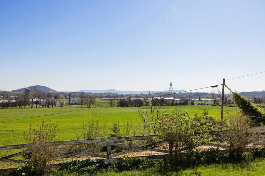 3599 Lumber Mill Road Dayton VA 22821