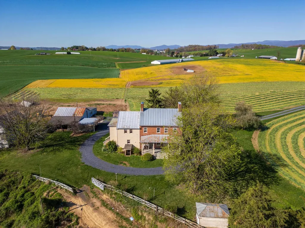 3599 Lumber Mill Road Dayton VA 22821