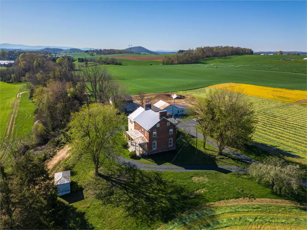 3599 Lumber Mill Road Dayton VA 22821