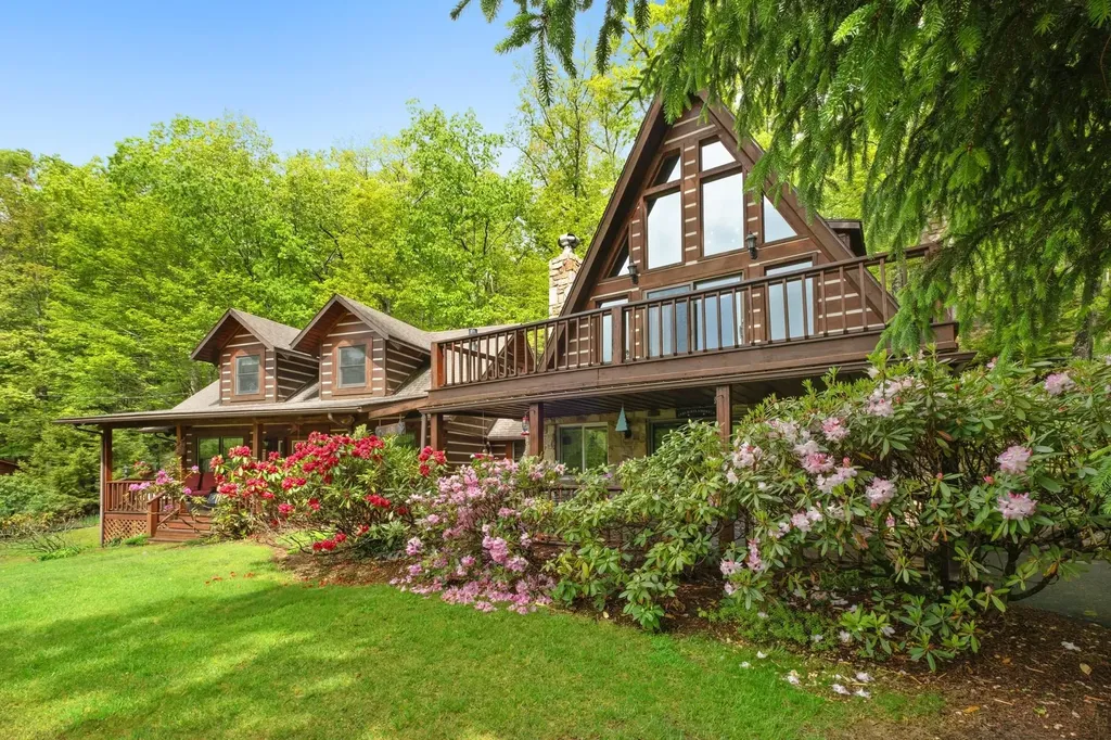 537 High Valley Drive N Monterey VA 24465