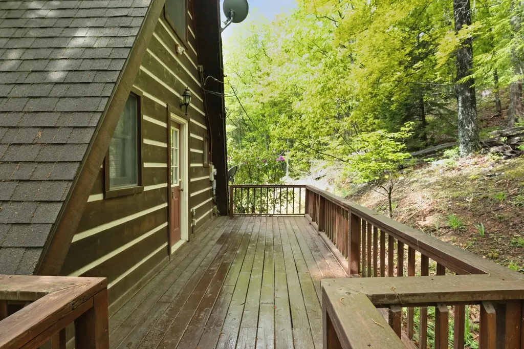 537 High Valley Drive N Monterey VA 24465