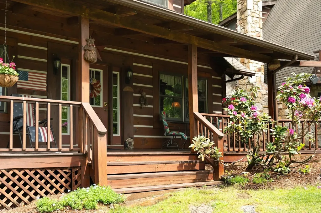 537 High Valley Drive N Monterey VA 24465