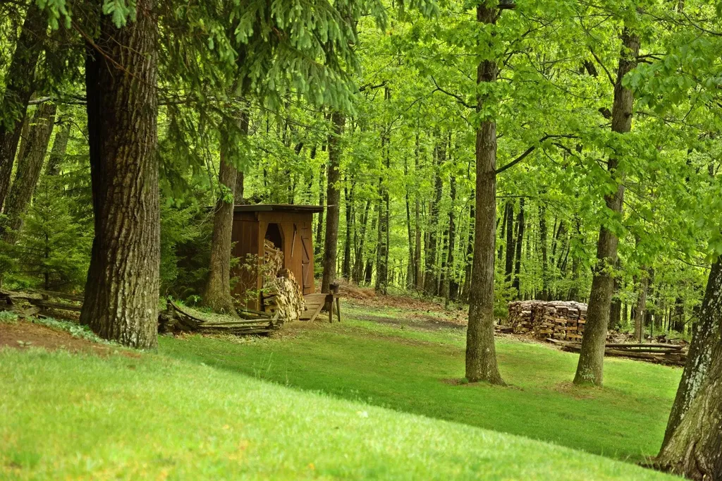 537 High Valley Drive N Monterey VA 24465