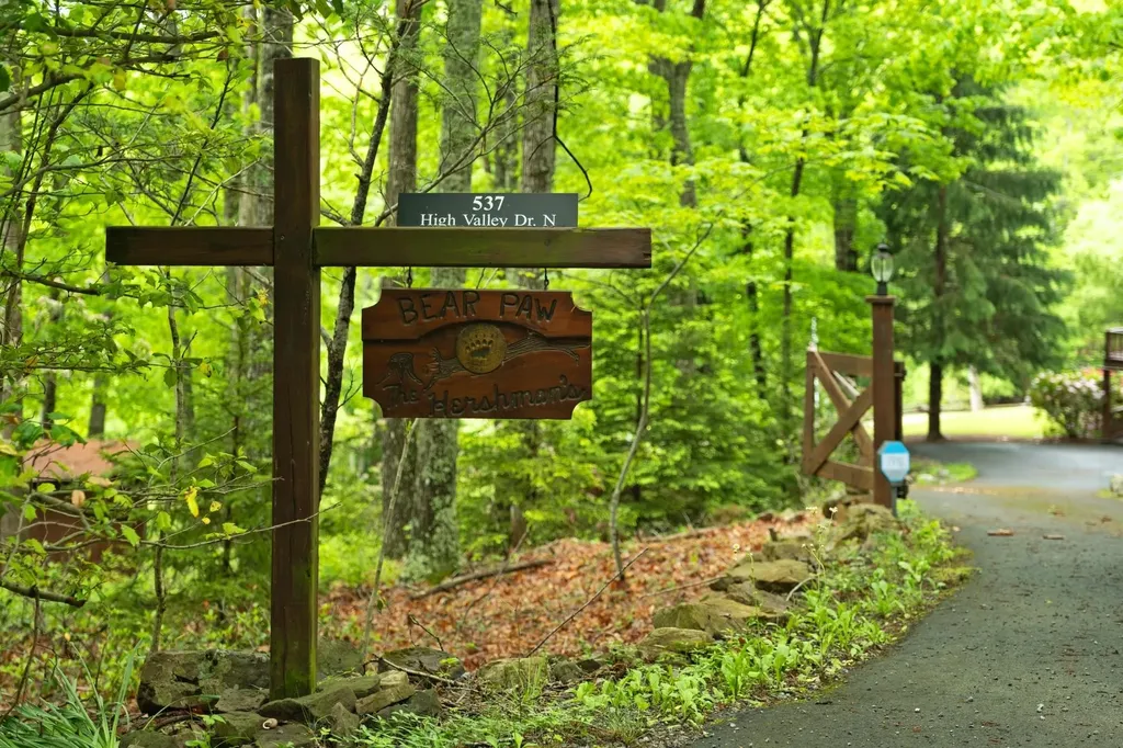 537 High Valley Drive N Monterey VA 24465