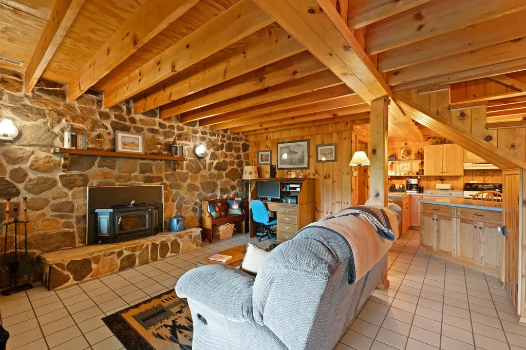 537 High Valley Drive N Monterey VA 24465