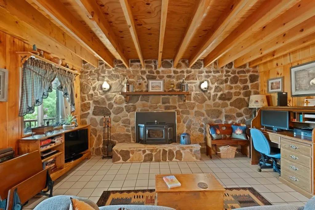 537 High Valley Drive N Monterey VA 24465