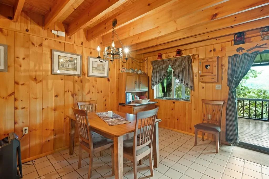 537 High Valley Drive N Monterey VA 24465