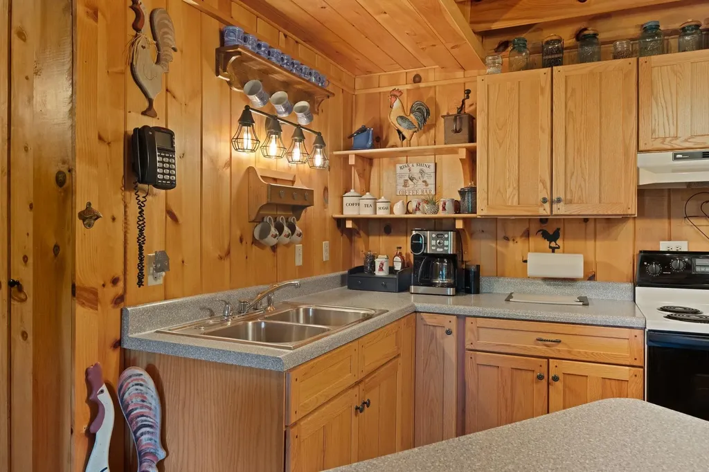 537 High Valley Drive N Monterey VA 24465