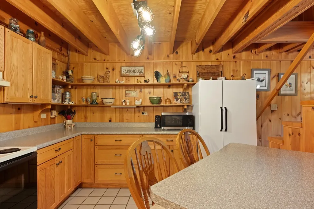 537 High Valley Drive N Monterey VA 24465