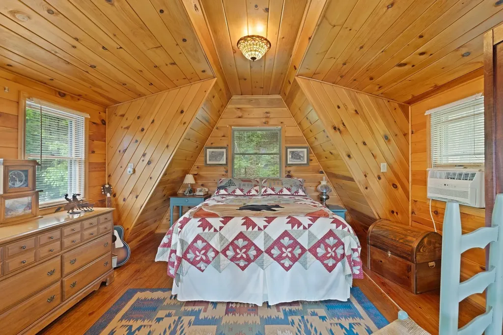 537 High Valley Drive N Monterey VA 24465