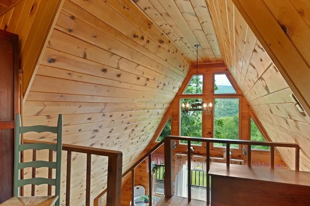 537 High Valley Drive N Monterey VA 24465