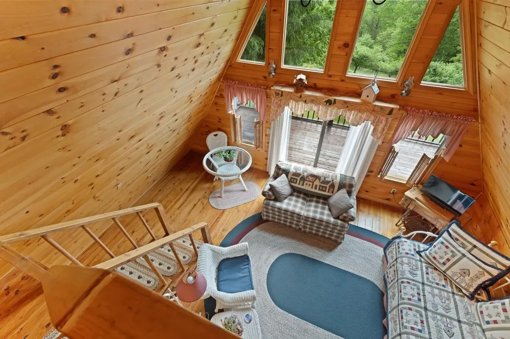 537 High Valley Drive N Monterey VA 24465