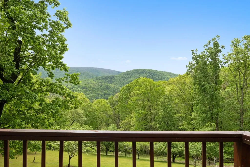 537 High Valley Drive N Monterey VA 24465