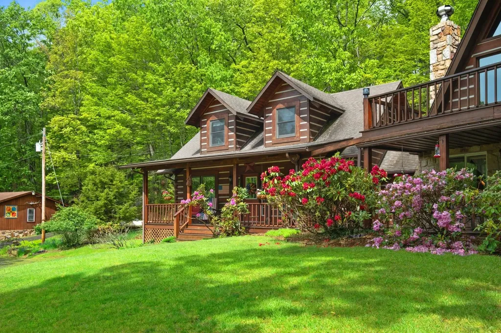 537 High Valley Drive N Monterey VA 24465