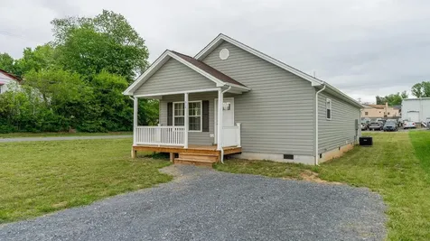 614 Second Street S Shenandoah VA 22849