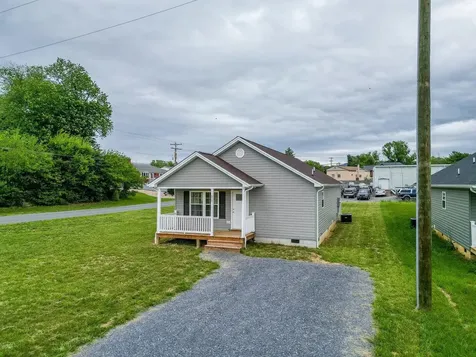 614 Second Street S Shenandoah VA 22849