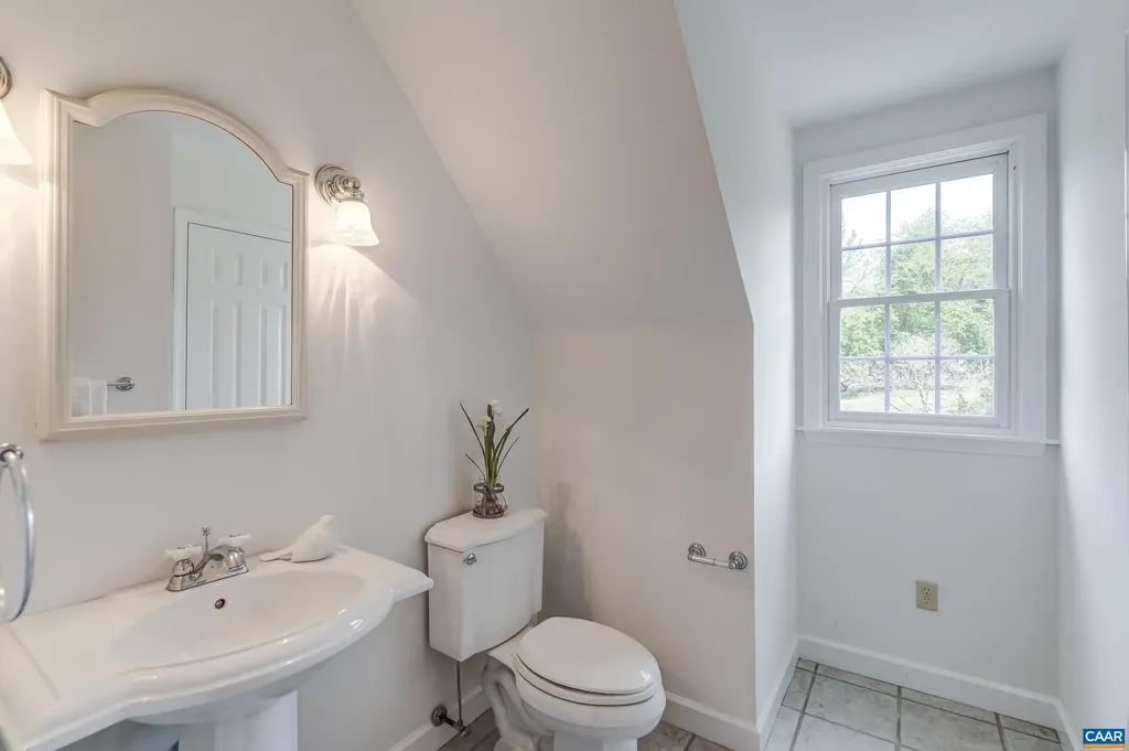 3665 Country Lane Charlottesville VA 22901