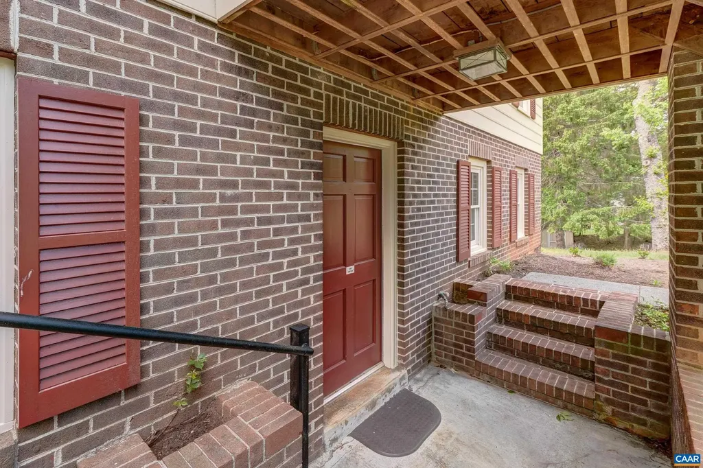 3665 Country Lane Charlottesville VA 22901