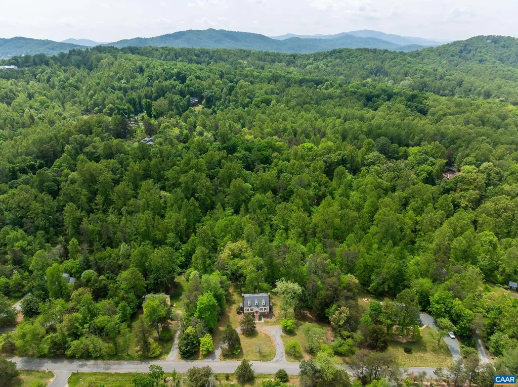 3665 Country Lane Charlottesville VA 22901