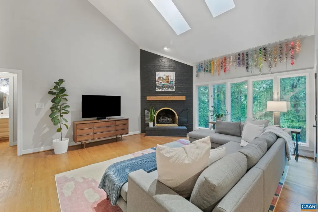 1070 Blackburn Bluff Charlottesville VA 22901