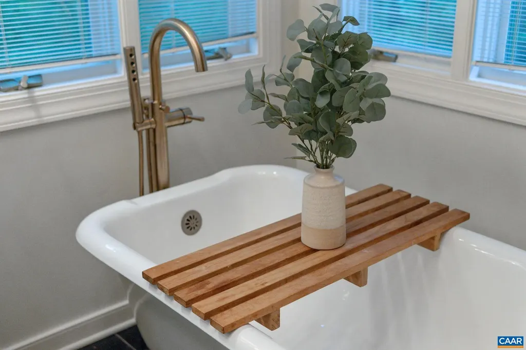 1070 Blackburn Bluff Charlottesville VA 22901