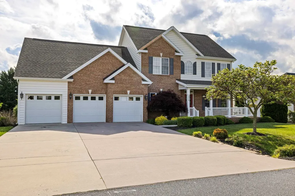 224 Kensington Drive Elkton VA 22827