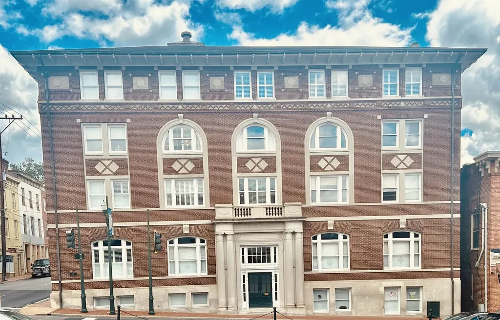 41 Augusta Street N Staunton VA 24401