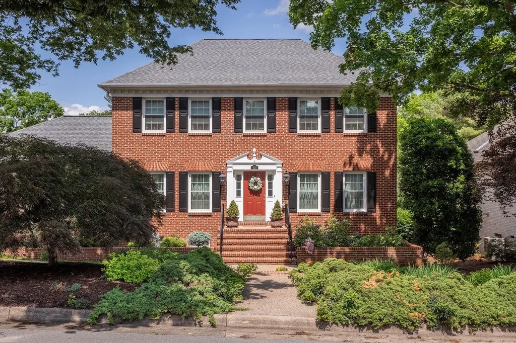 225 Divot Drive Harrisonburg VA 22802