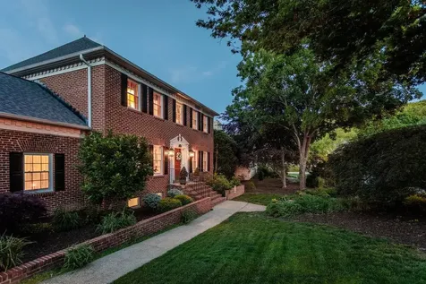 225 Divot Drive Harrisonburg VA 22802