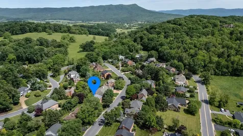 225 Divot Drive Harrisonburg VA 22802