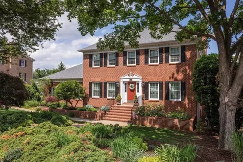 225 Divot Drive Harrisonburg VA 22802