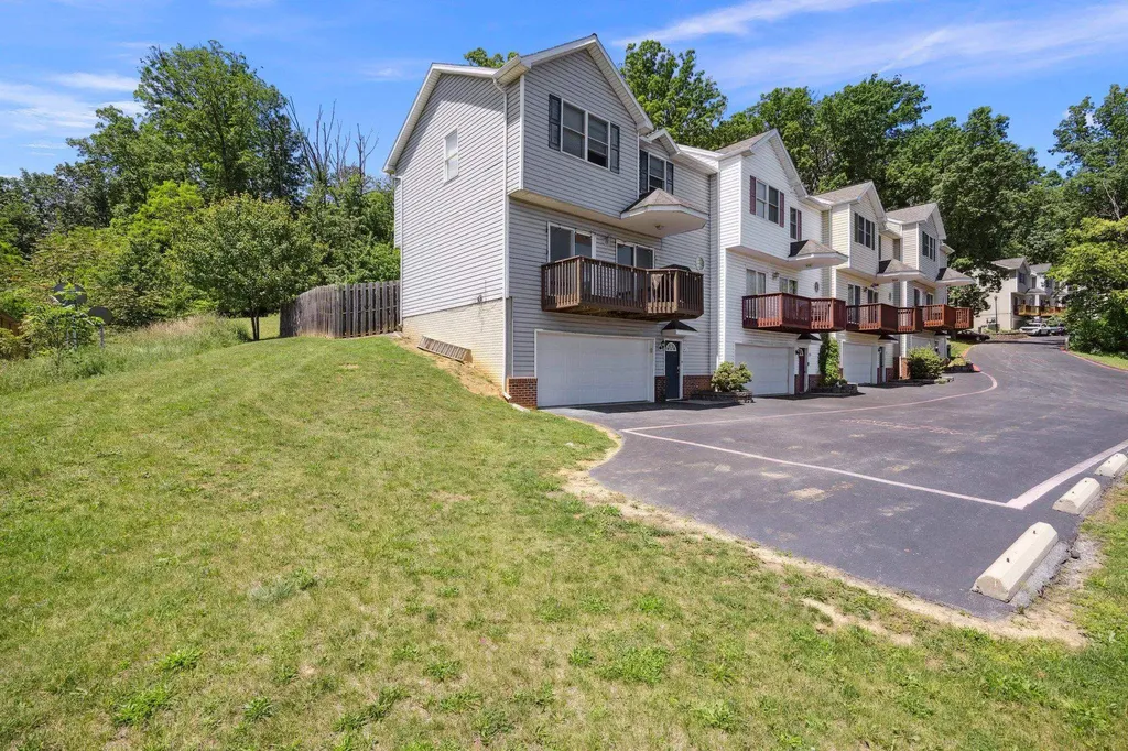 872 Camelot Lane Harrisonburg VA 22801